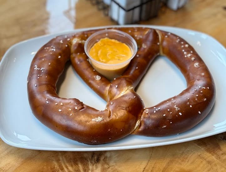 Jumbo Haus Pretzel